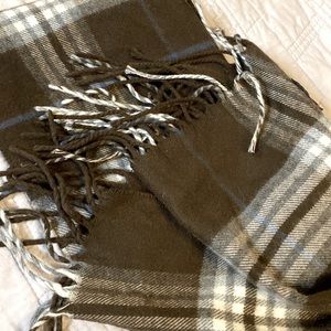 Men’s plaid fringed scarf